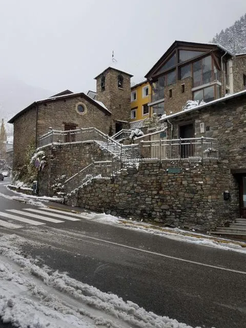  Hotel Comapedrosa - picture  : Shower,Nearby landmark,Property building,Property 