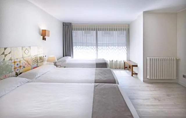  Tudel - picture  : Bed,Photo of the whole room,Room 