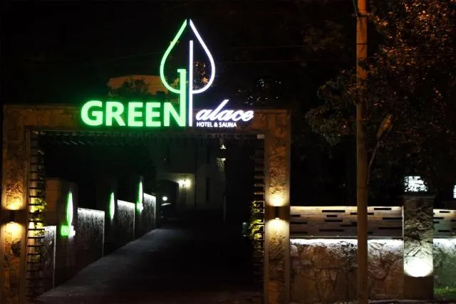  Green Palace Hotel - photo  : Façade/entrée,Immeuble immobilier,Logo/enseigne de la propriété,Propriété 