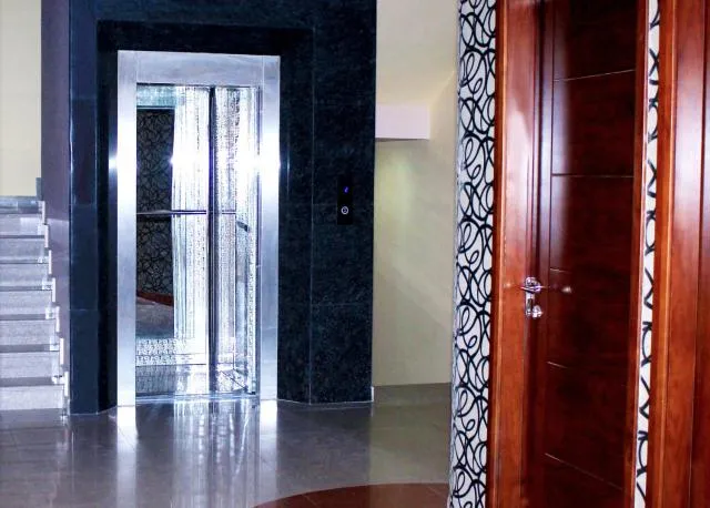  Green Palace Hotel - photo  : Immeuble immobilier,Salle de bain,Superficie et installations,Propriété 