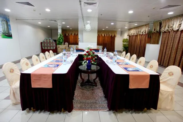  Spark Residence Hotel - picture  : Business facilities,Banquet/Function facilities,Meeting/conference room,Property 