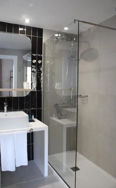  Hotel Roc Meler - picture  : Bathroom,Bathroom,Property 