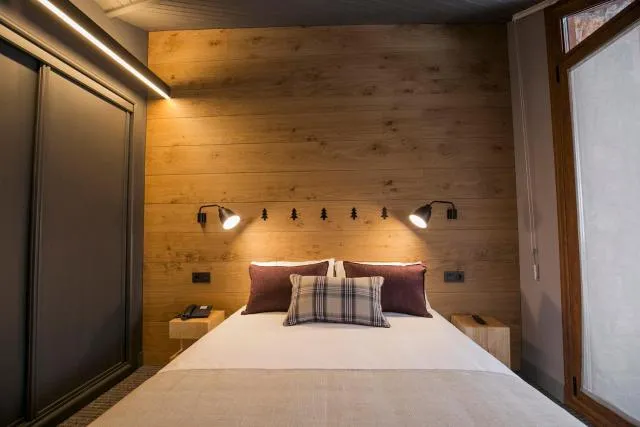  Hotel Xalet Montana - picture  : Bed,Photo of the whole room,Mountain view,Property,Room 