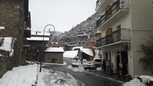  Residencia Aldosa - picture  : Shower,Property building,Property building,Aqua park,Street view,Property 