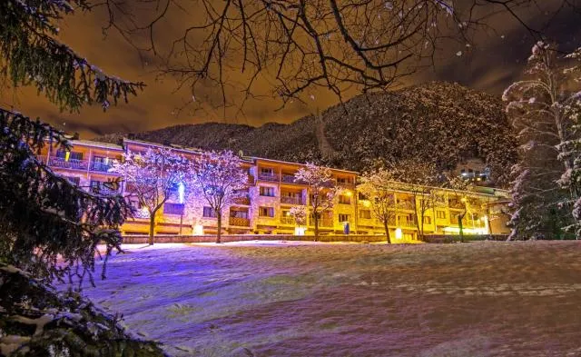  Apartaments Giberga - picture  : Shower,Property building,Property building,Night,Property 