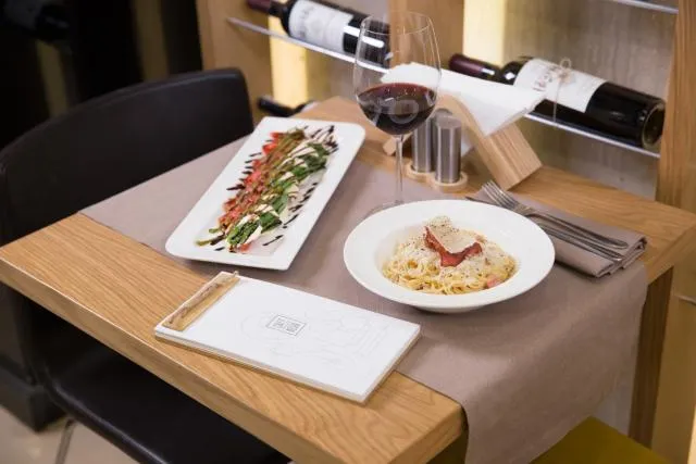  Nova Hotel Yerevan - picture  : Restaurant/places to eat,BBQ facilities,Day,On site,Lunch,Dinner,Alcoholic drinks,Property 