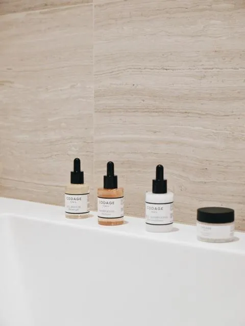  Hotel Marignan Champs-Elysées - photo  : Salle de bain,Propriété 