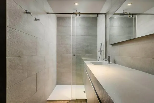  Eurostars Andorra - picture  : Bathroom,Spa and wellness centre/facilities,Property 