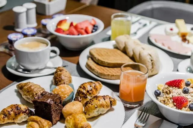  Eurostars Andorra - picture  : BBQ facilities,Buffet breakfast,Property 