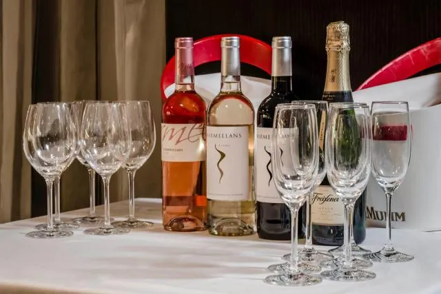  Eurostars Andorra - picture  : Restaurant/places to eat,Alcoholic drinks,Property 