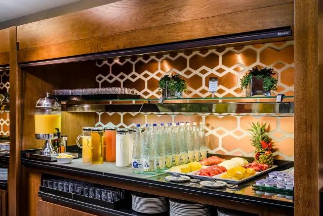  Eurostars Andorra - picture  : Lounge or bar,Buffet breakfast,Property 