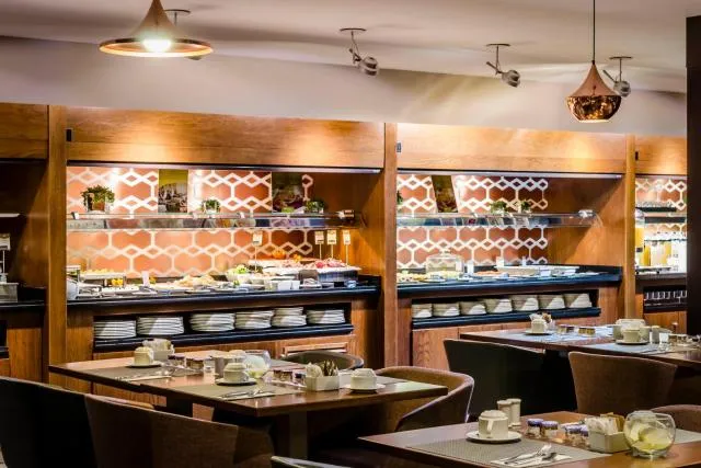  Eurostars Andorra - picture  : Toilet,Lounge or bar,Buffet breakfast,Property 