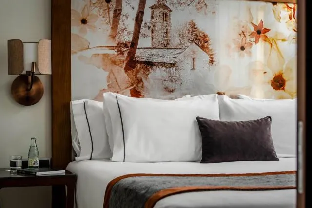  Eurostars Andorra - picture  : Seating area,Bed,Bed,Photo of the whole room,Decorative detail,Bedroom,Property,Room 