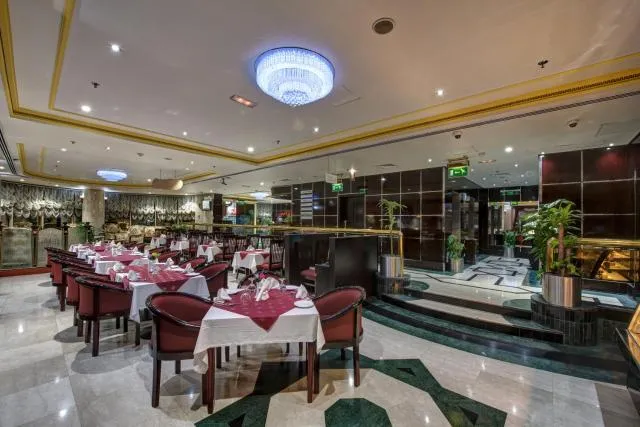  Comfort Inn Hotel Deira - picture  : Toilet,Food and drinks,Property 