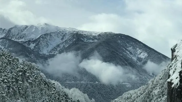  Apartamentos Turísticos Roc Del Castell - picture  : Shower,Natural landscape,Day,Location 