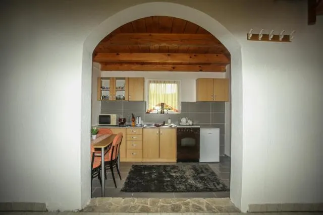  Kuca Delić - picture  : Kitchen/kitchenette,Dining area,Communal kitchen,Property 