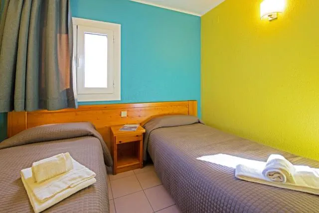  Apartaments Giberga - picture  : Bed,Bed,Photo of the whole room,Bedroom,Property,Room 