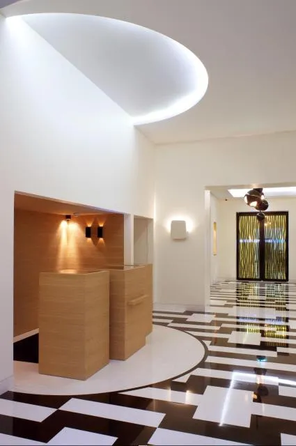  Hotel Marignan Champs-Elysées - photo  : Point de repère à proximité,Hall ou réception,Propriété 