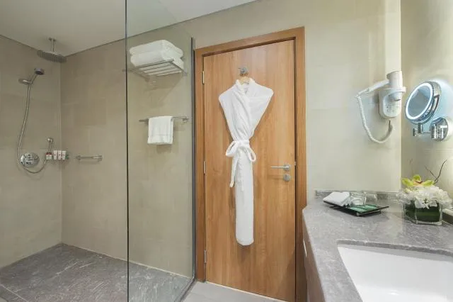  Wyndham Garden Ajman Corniche - picture  : Bathroom,Bathroom,Property 