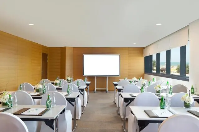  Wyndham Garden Ajman Corniche - picture  : Business facilities,Meeting/conference room,Property 