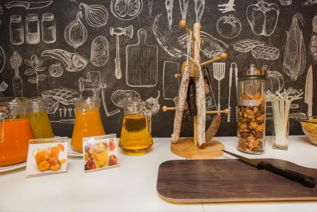  Yomo Centric - picture  : Buffet breakfast,Property 