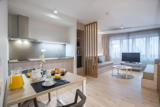  Hotel & Aparthotel Cosmos - picture  : Dining area,TV/entertainment centre,Area and facilities,Property 