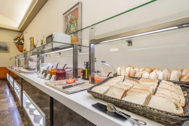  Hotel & Aparthotel Cosmos - picture  : Breakfast,Property 