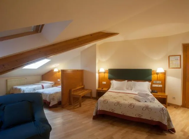  Hotel Bonavida - picture  : Bed,Photo of the whole room,Room 