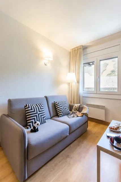  Pierre & Vacances Andorra Alba - picture  : Seating area,Dining area,Bedroom,Property 