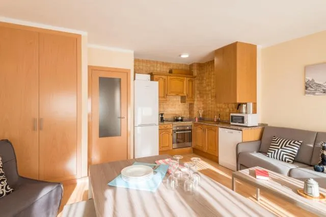  Pierre & Vacances Andorra Alba - picture  : Kitchen/kitchenette,Dining area,Kitchen or kitchenette,Dining area,Bedroom,Property 