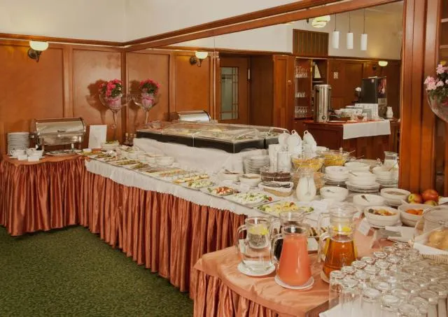  Hotel Hetman - picture  : Food and drinks,Breakfast,Property 
