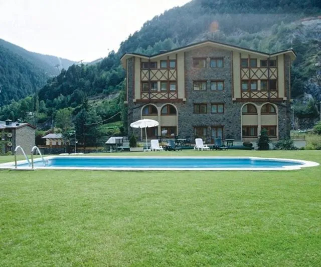  Hotel Xalet Verdú - picture  : Property building,Swimming pool,Natural landscape,Garden,Swimming pool,Property 