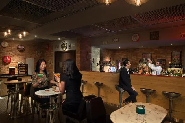  Gulf Court Hotel Business Bay - picture  : Toilet,Restaurant/places to eat,Property 