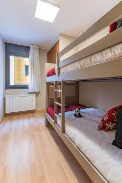  Pierre & Vacances Andorra El Tarter - picture  : Off site,Bedroom,bunk bed,Property,Room 