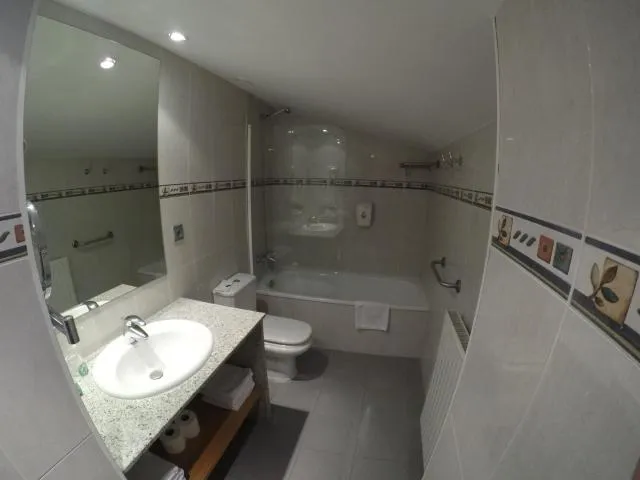  Apartamentos Turísticos Roc Del Castell - picture  : Bathroom,Bathroom,Property 