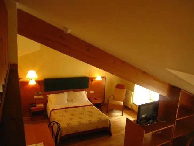  Hotel Bonavida - picture  : Bed,Bed,Photo of the whole room,Room 