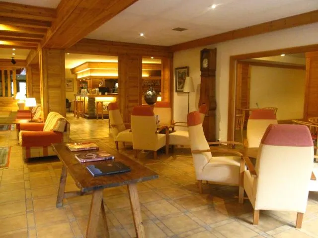  Hotel Bonavida - picture  : Lobby or reception,Lounge or bar,Property 