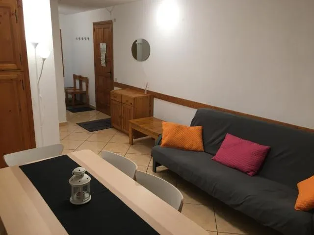  Enjoy Apartment - picture  : Seating area,Living room,Dining area,Property 