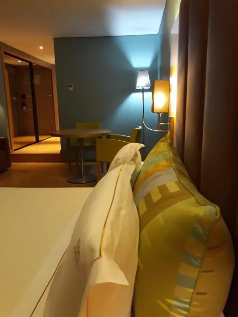  Hotel Presidente Luanda - picture  : Bed,Bed,Bedroom,Property,Room 