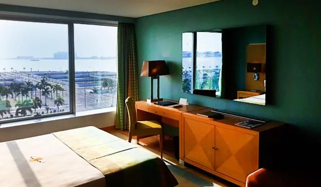  Hotel Presidente Luanda - picture  : Bed,Bedroom,City view,Property,Room 