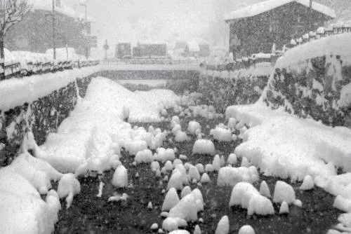  Hotel Comapedrosa - picture  : Shower,Property building 