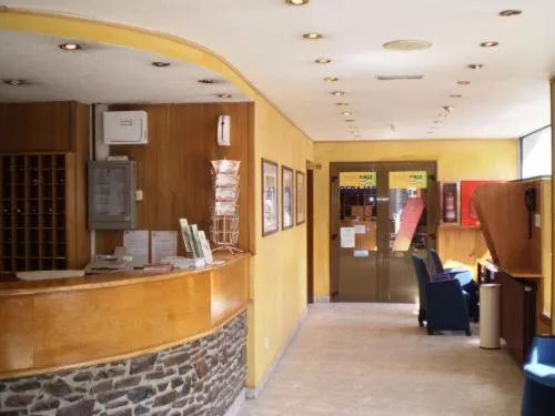  Apartaments Crest Pas - picture  : Nearby landmark,Lobby or reception,Property 