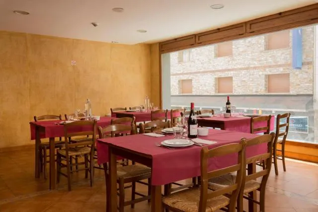  Hotel Catalunya Ski - picture  : Toilet,Lounge or bar,Property 