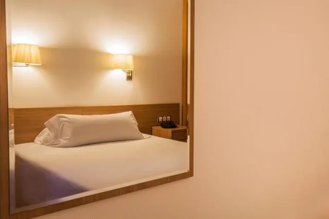  Hotel Catalunya Ski - picture  : Bed,Bed,Bedroom,Property,Room 