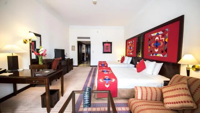  Kabul Serena Hotel - picture  : Seating area 