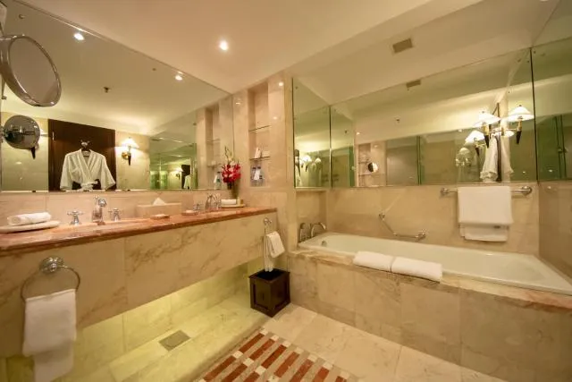  Kabul Serena Hotel - picture  : Bathroom 
