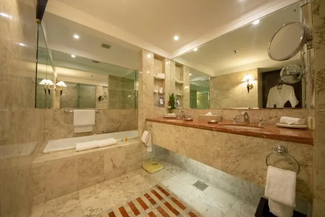  Kabul Serena Hotel - picture  : Nearby landmark,Bathroom 