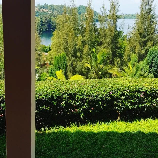  Rebero Kivu Resort - photo  : Jardin 