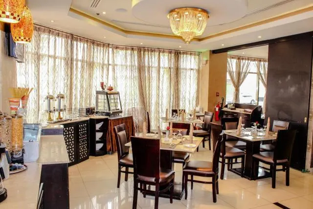  Dunes Hotel Apartment Oud Metha, Bur Dubai - picture  : Toilet,Restaurant/places to eat,Property 