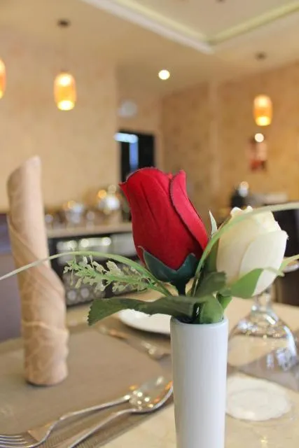  Dunes Hotel Apartment Oud Metha, Bur Dubai - picture  : Restaurant/places to eat,Property 